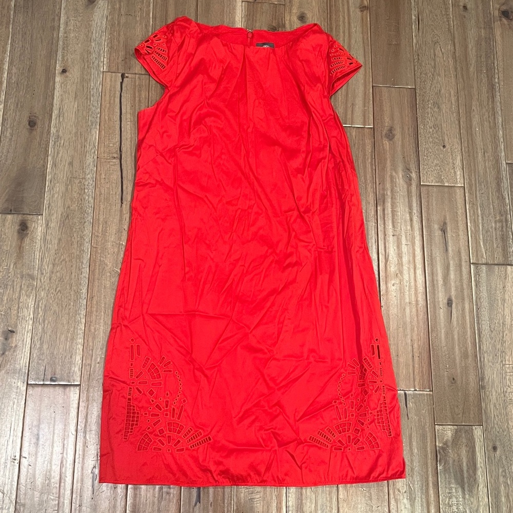 Vince Camuto Bold Red Orange Eyelet Shift Lined Dress Women’s Size 6 EUC